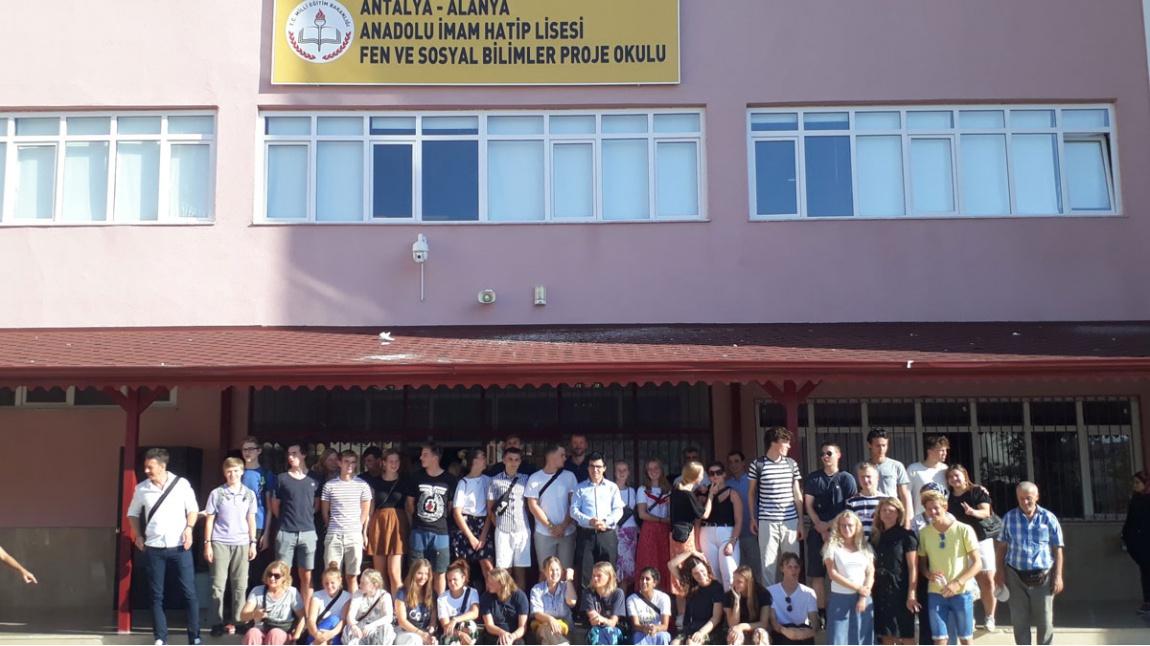Danimarkalı Öğrenciler Proje Alanya Anadolu İmam Hatip Lisesi'nde. 